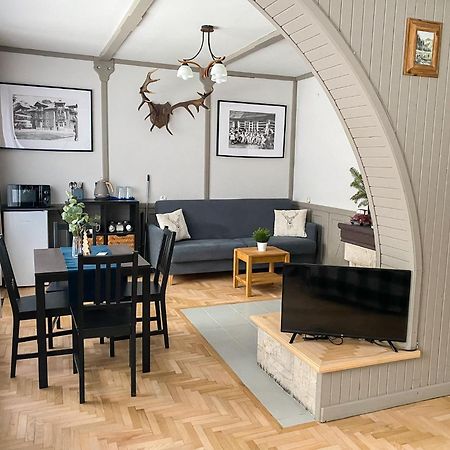 Apartamenty Przy Strumyku 슈차브니차 외부 사진