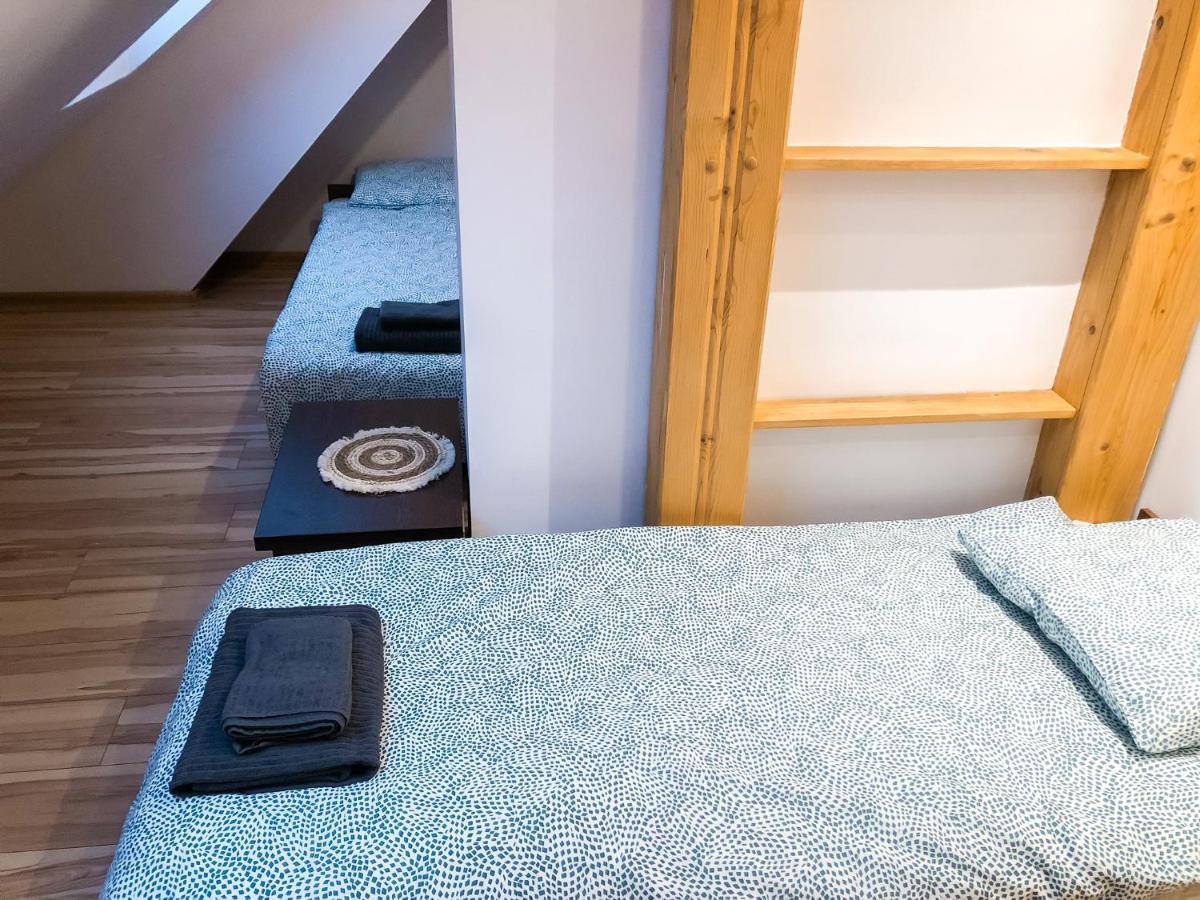 Apartamenty Przy Strumyku 슈차브니차 외부 사진