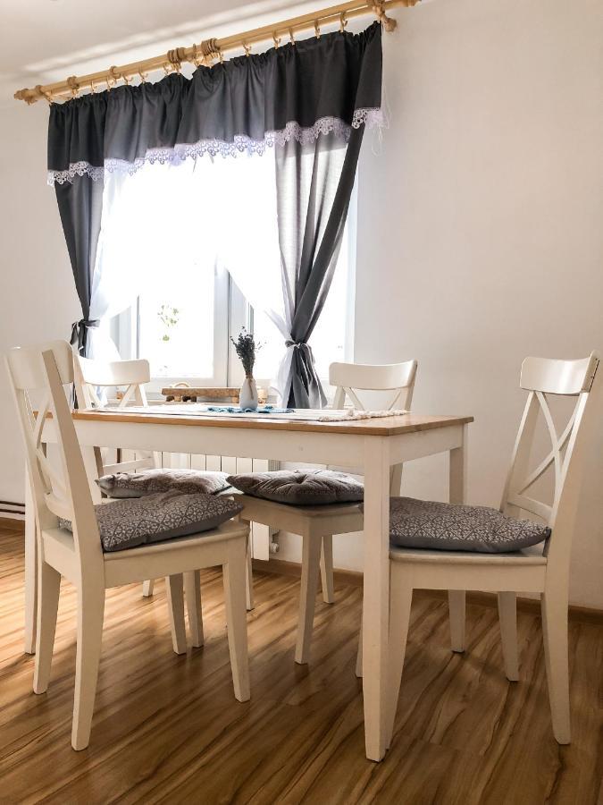 Apartamenty Przy Strumyku 슈차브니차 외부 사진