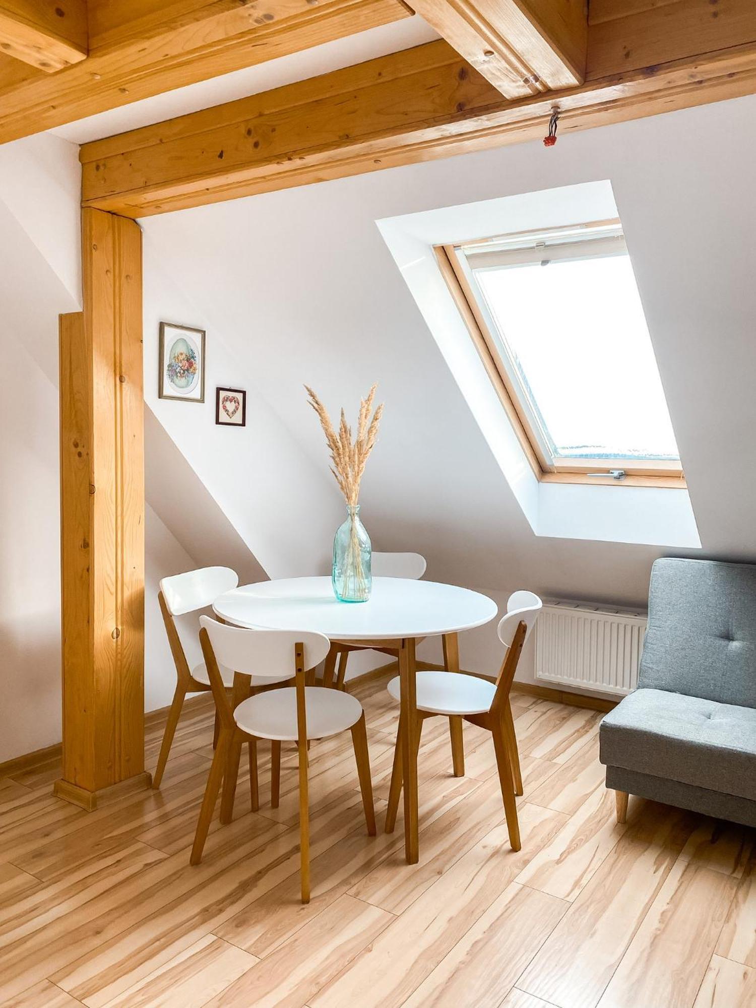 Apartamenty Przy Strumyku 슈차브니차 외부 사진